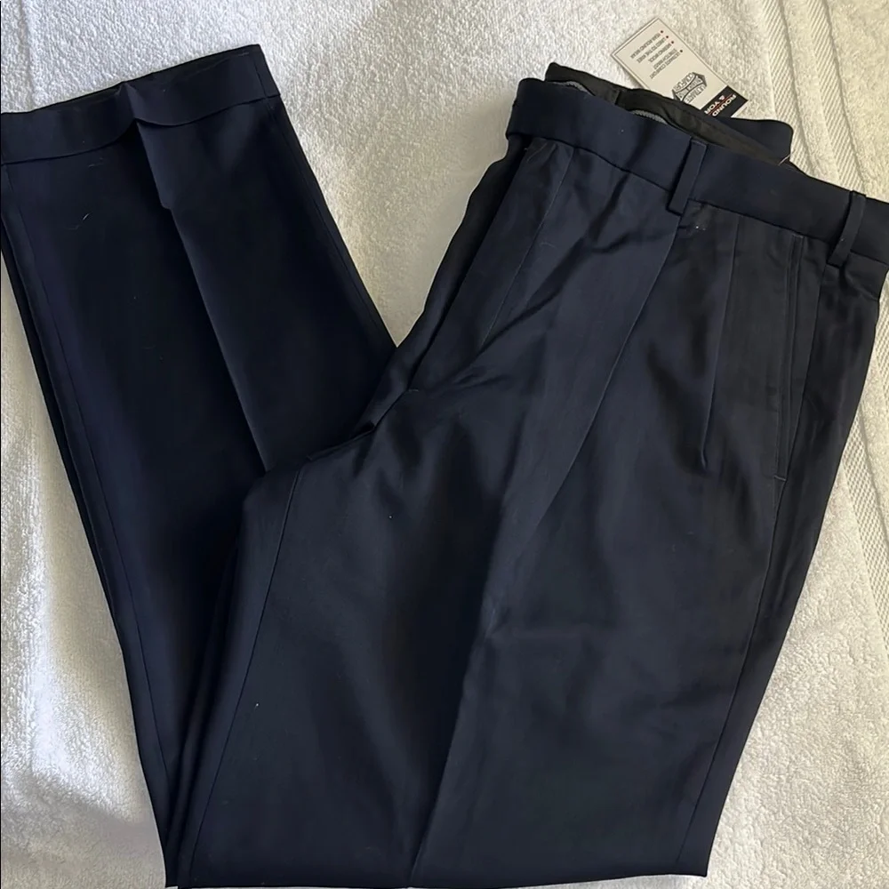Roundtree & Yorke Blue Dress Pants Classic Fit